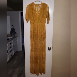 Socialite Lace Dress